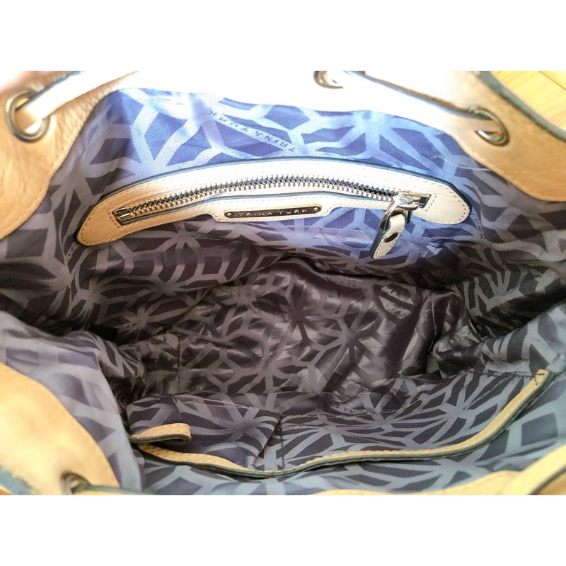 Túi bucket da thật si tuyển hiệu Trina Turk