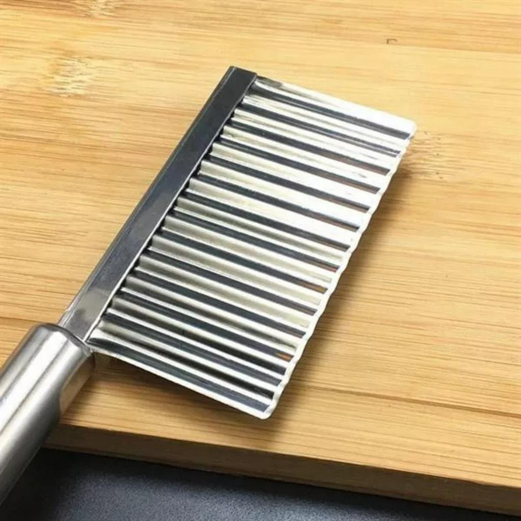 Dao lượn sóng cắt rau cho quả cho bé ăn dặm chất liệu Inox 304 không gỉ, có móc treo A.Q .