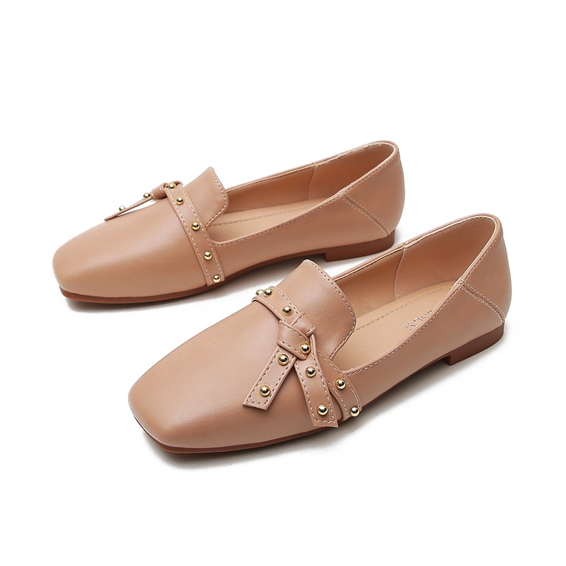 Giày Sandal Mũi Vuông Đính Đinh Tán Thời Trang Nữ