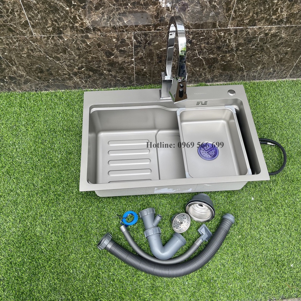 Combo chậu rửa chén 1 hố nano6845 kèm vòi rút dây nóng lạnh vuông cao cấp P8414