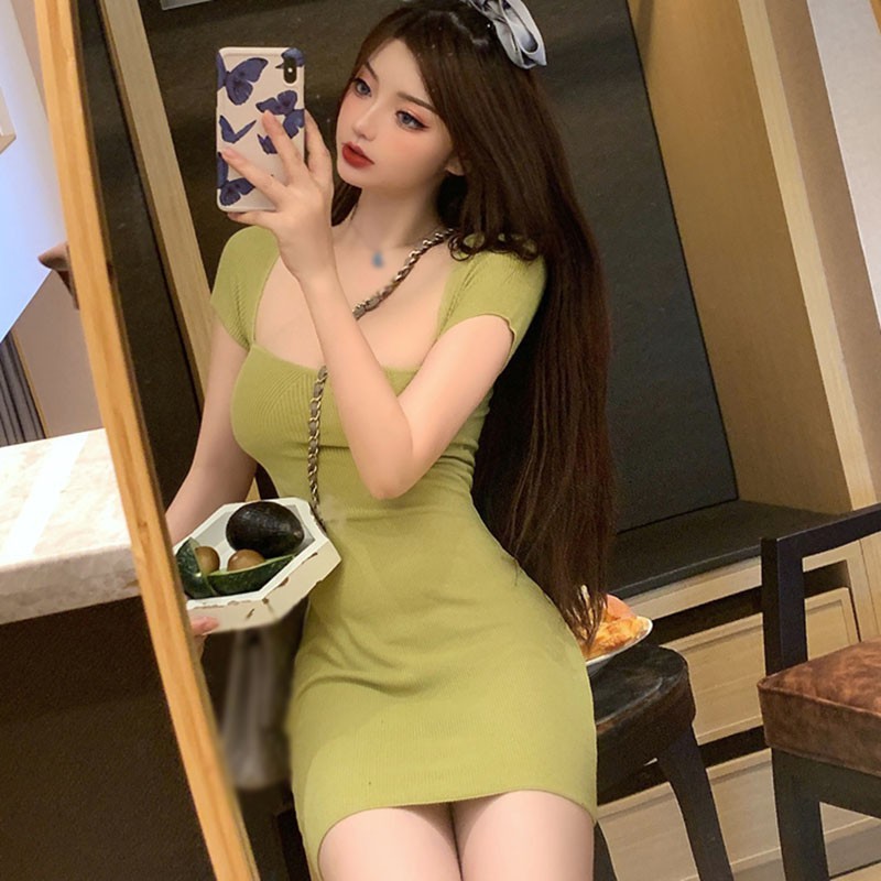 Đầm màu trơn ôm dáng tay ngắn gợi cảm thời trang cho nữ