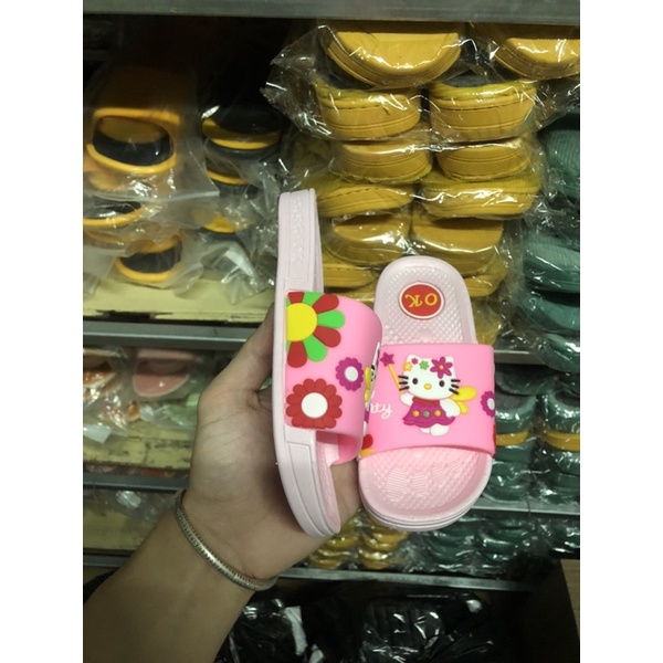 Dép hello kitty cho bé gái