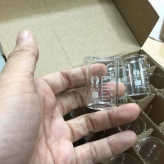 Cốc thủy tinh dùng để đo lượng 10ml