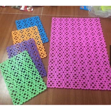 Tấm lót sàn chuồng Chó Mèo bằng nhựa PVC dẻo 20x30cm - nhiều màu sắc .