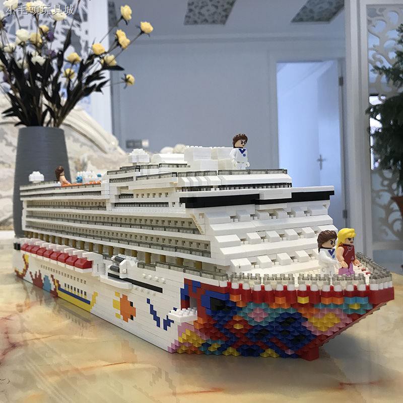 Đồ chơi mô hình lắp ráp Lego chủ đề tàu Titanic độc đáo