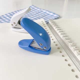 Dụng Cụ Dập Bấm Lỗ Giấy Binder Deli Puncher