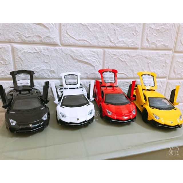 Mô hình xe kim loại Lamborghini Aventador 750-4 SV 15,2cm