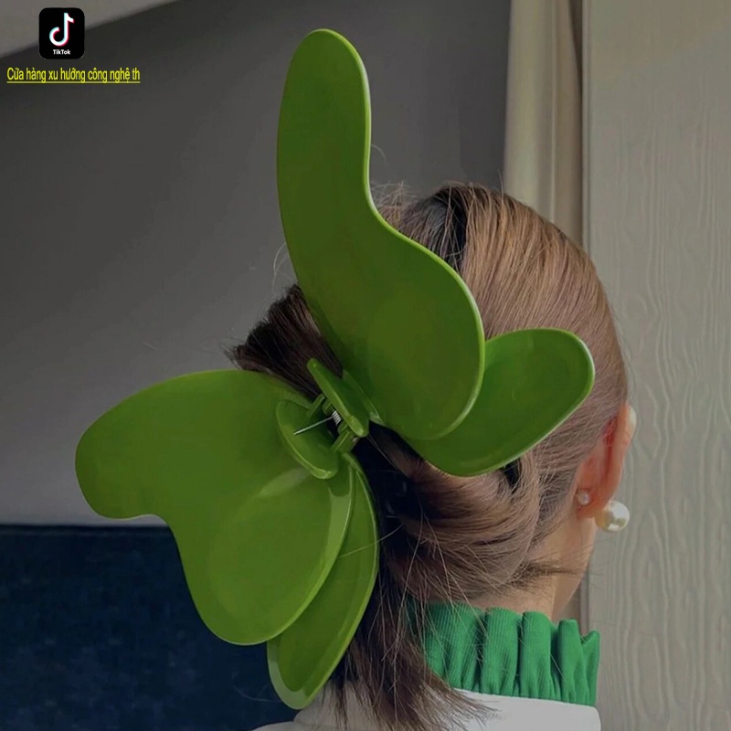 Li Meiqi cc với cùng một clip bắt cá mập TikTok lưới màu đỏ đội đầu cuộn dây tạo tác tóc kẹp nơ quá khổ