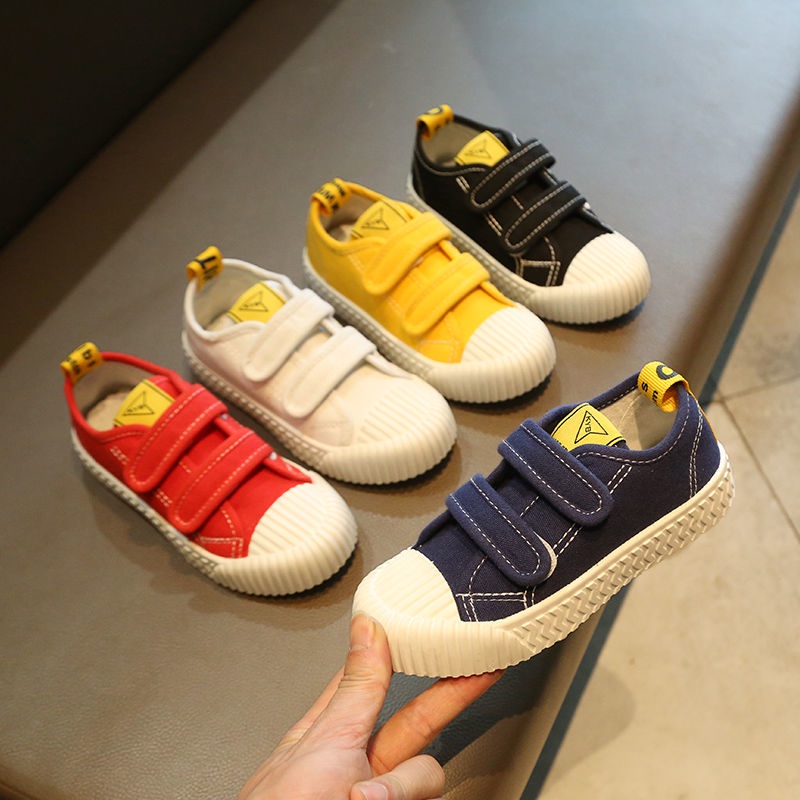 Giày Thể Thao Vải Canvas Đế Mềm Chống Trượt Thời Trang Xuân Thu Cho Bé