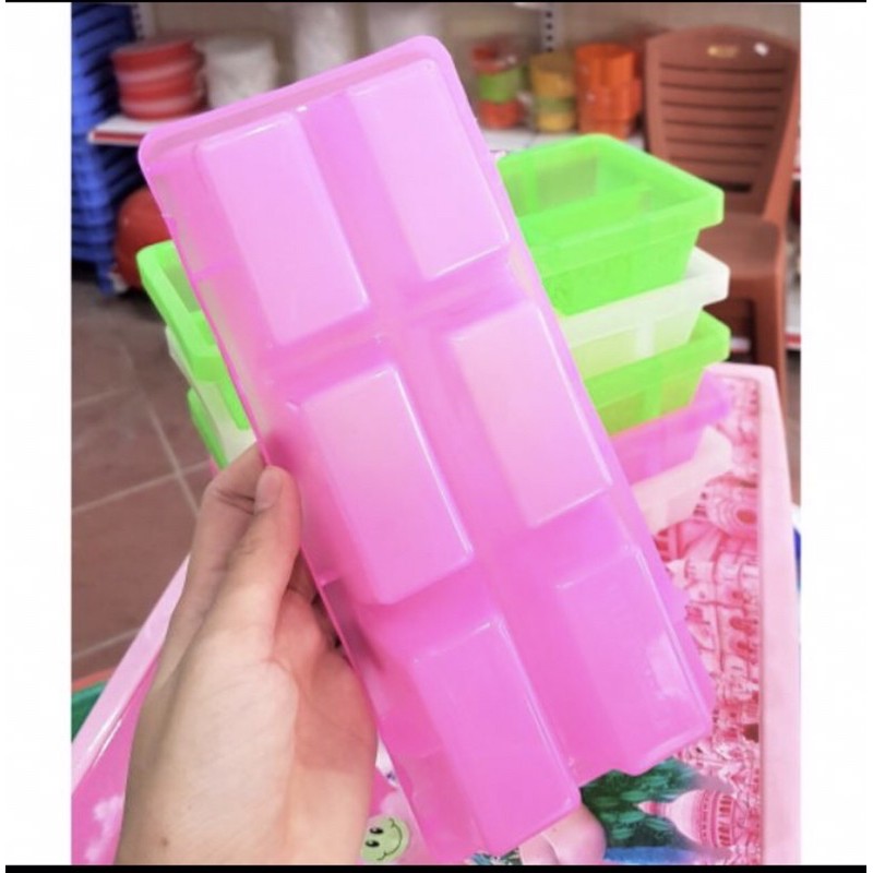 Xả kho giá tốt_ khay làm đá 6 viên to