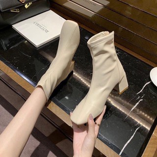 Giày boots