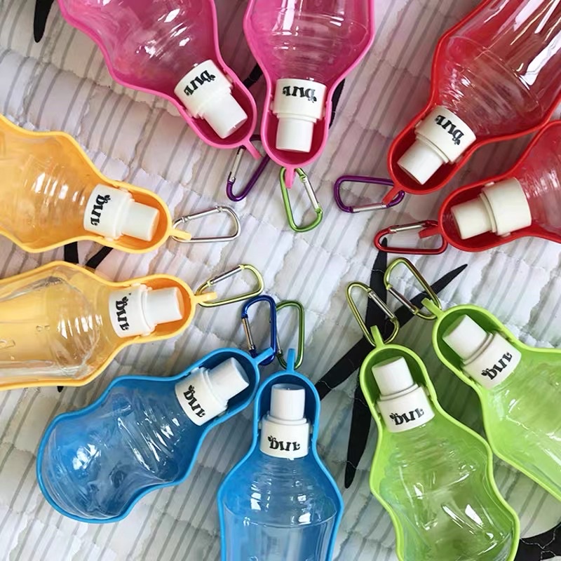 Bình uống nước du lịch tiện dụng cho chó mèo