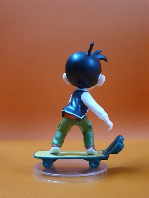 Mô hình Conan trượt ván
