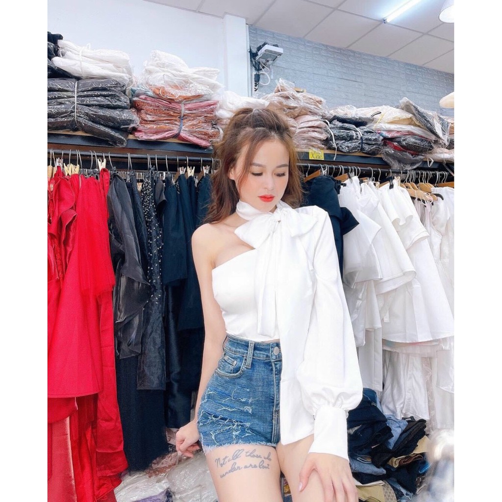 áo phi lụa kiểu xẻ 1 vai phối dây như hình