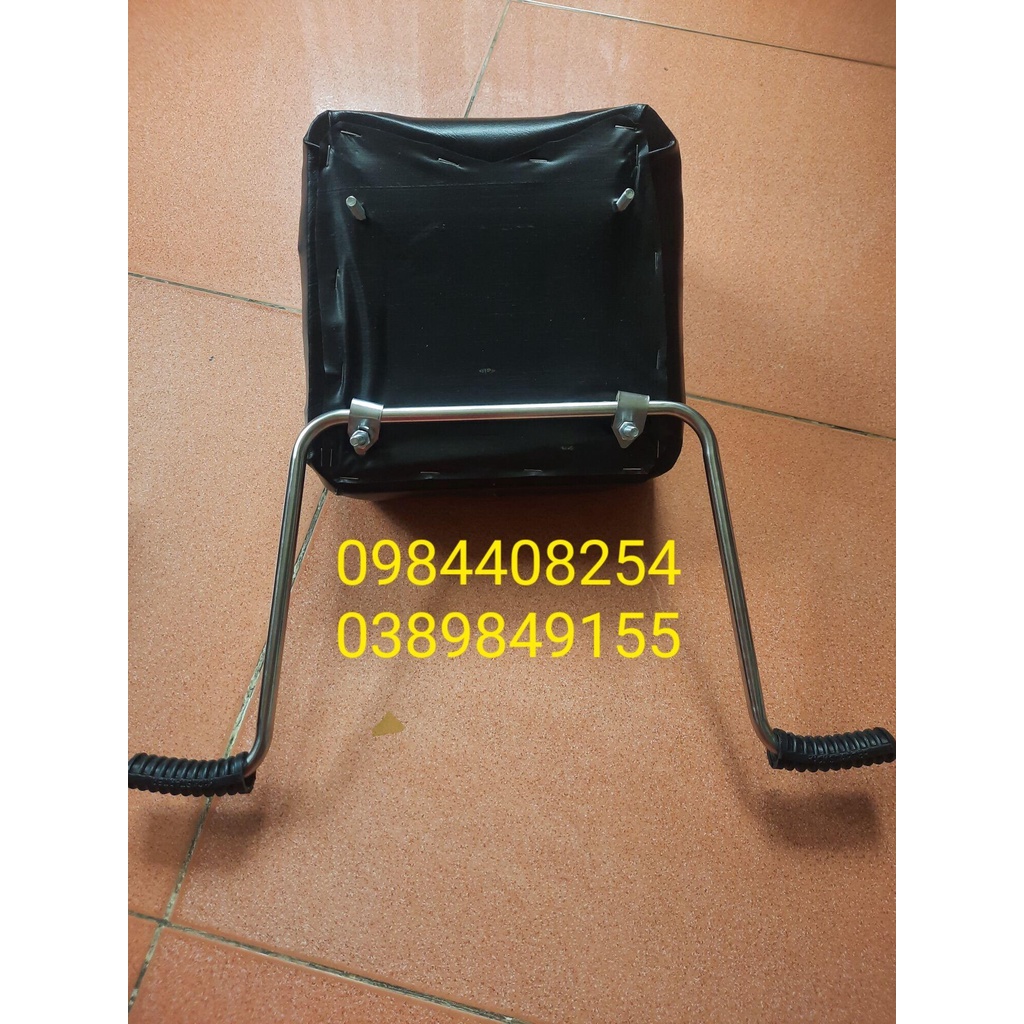 Gác chân  gắn ghế nệm xe máy cho bé