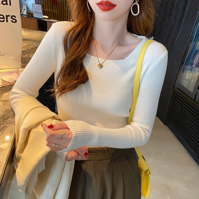 Áo len dài tay cổ vuông classic