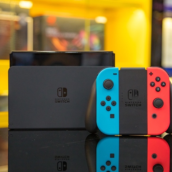 Nintendo Switch OLED Red and b đồ chơi máy chơi game cầm tay online gaming chơi game giá rẻ điện tử cao cấp hiện đại A12