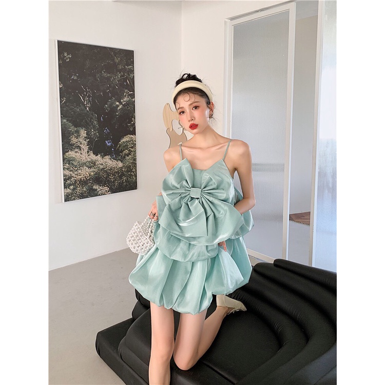 Váy hai dây siêu sang chảnh nhúng bèo phối nơ to tạo điểm nhấn cho váy hàng QUẢNG Châu cao cấp