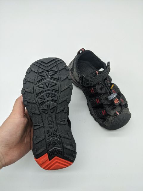 Sandal Dư Màu Ghi Cho Bé Trai Chất Liệu Cao Cấp Khô Thoáng Dễ Dàng Làm Sạch Phù Hợp Bé Đi Chơi Đi Học Size 29-30-31