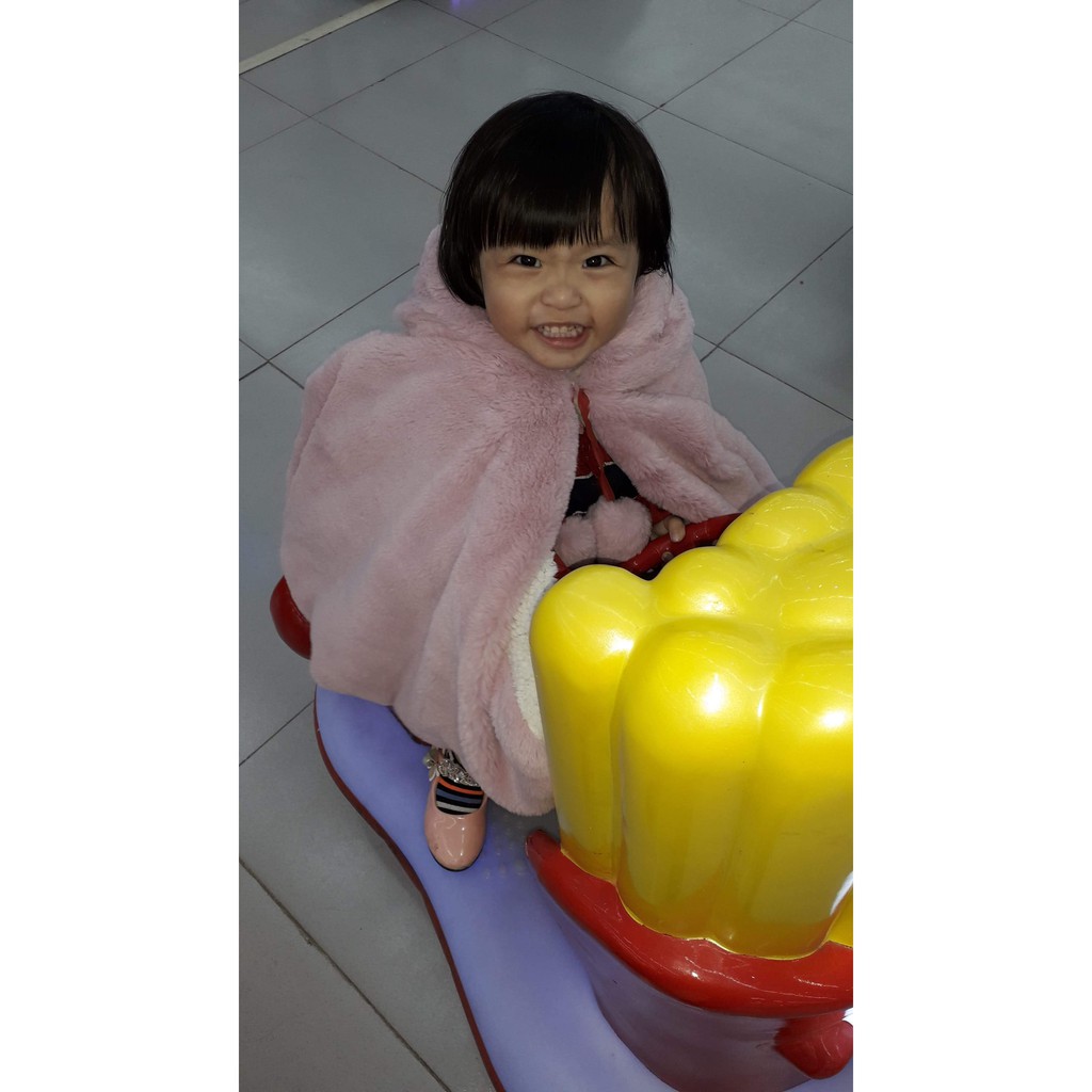 Áo choàng lông cừu 2 lớp màu hồng siêu ấm, siêu mềm cho bé từ 6kg đến 14kg. Áo đi xe máy.