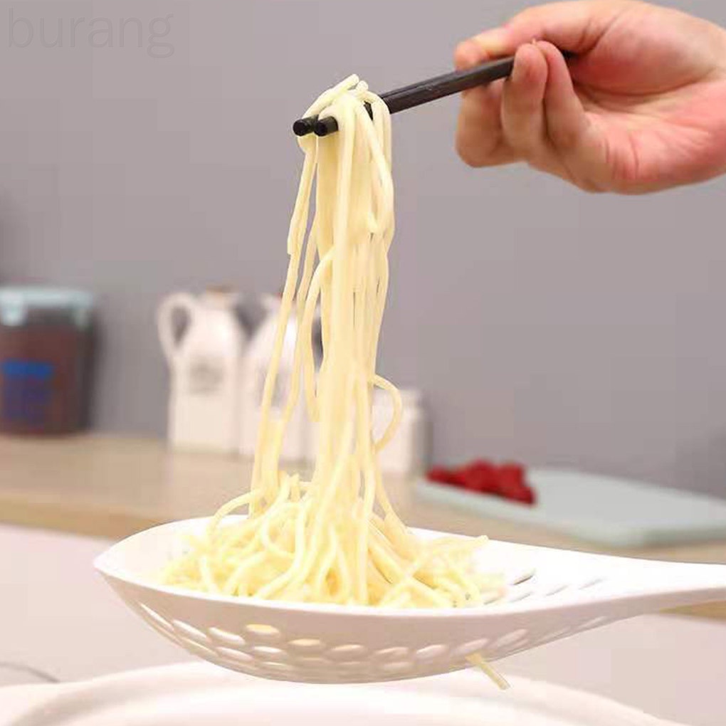 Muỗng rây lọc bằng nhựa cán dài chịu nhiệt tiện dụng cho nhà bếp