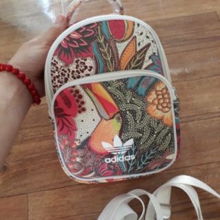 Balo adidas họa tiết