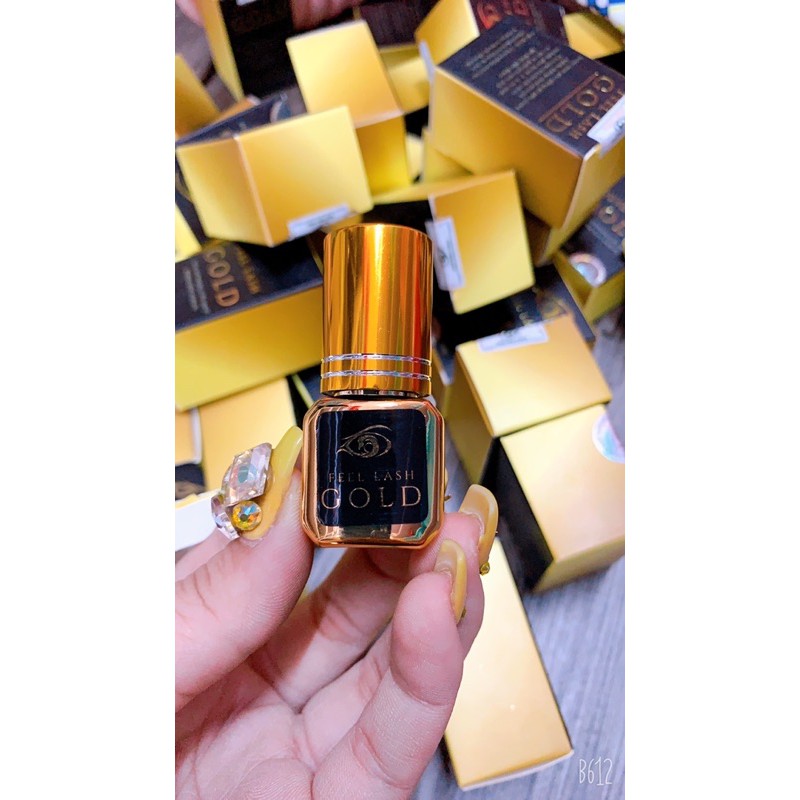 keo nối mi gold mắt vàng là loại keo nối mi thích hợp cho các thời tiết trong một năm khí hậu ở việt nam,keo ít cay,bền