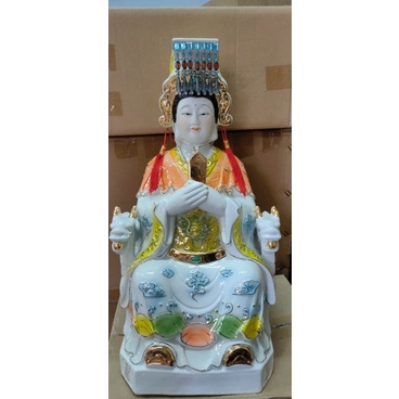 Tượng Thiên Hậu Thánh Mẫu cao 60 cm.