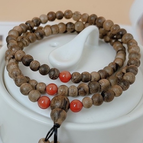 Vòng Tay Trầm Hương KỲ GIA AGARWOOD 54 Hạt Phối Đá Mã Não Nam Hồng