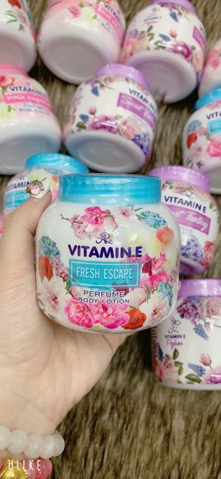 Kem dưỡng da hương nước hoa VitaminE thái lan
