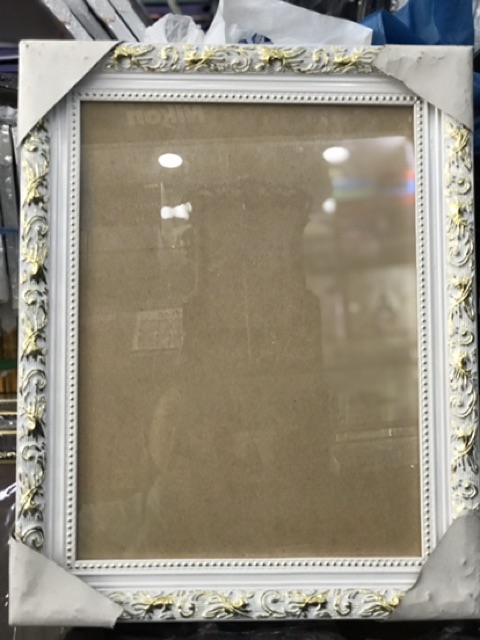Khung hình,khung tranh 30x40 có kiếng