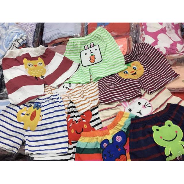 Quần chục mông thú