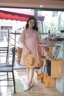 Váy ren tay lỡ