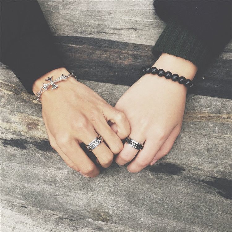 Nhẫn thép titan đánh bóng 6-12 thiết kế xoắn có thể xoay 8mm cho nam và nữ kiêm đồ khui chai rượu tiện lợi