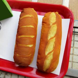 Ví đựng bút hình bánh mì
