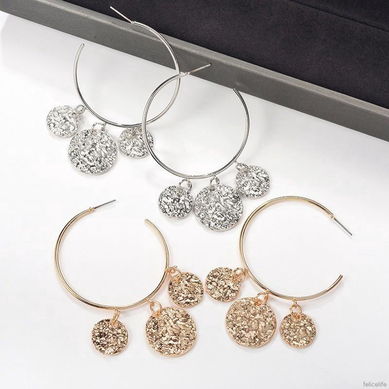 Hoa tai dáng tròn phong cách retro