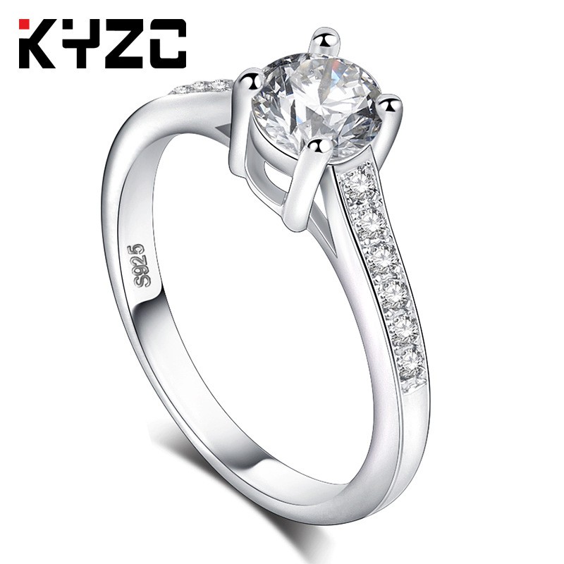 Nhẫn Đính Đá Zircon Trắng 4 Móng Vuốt