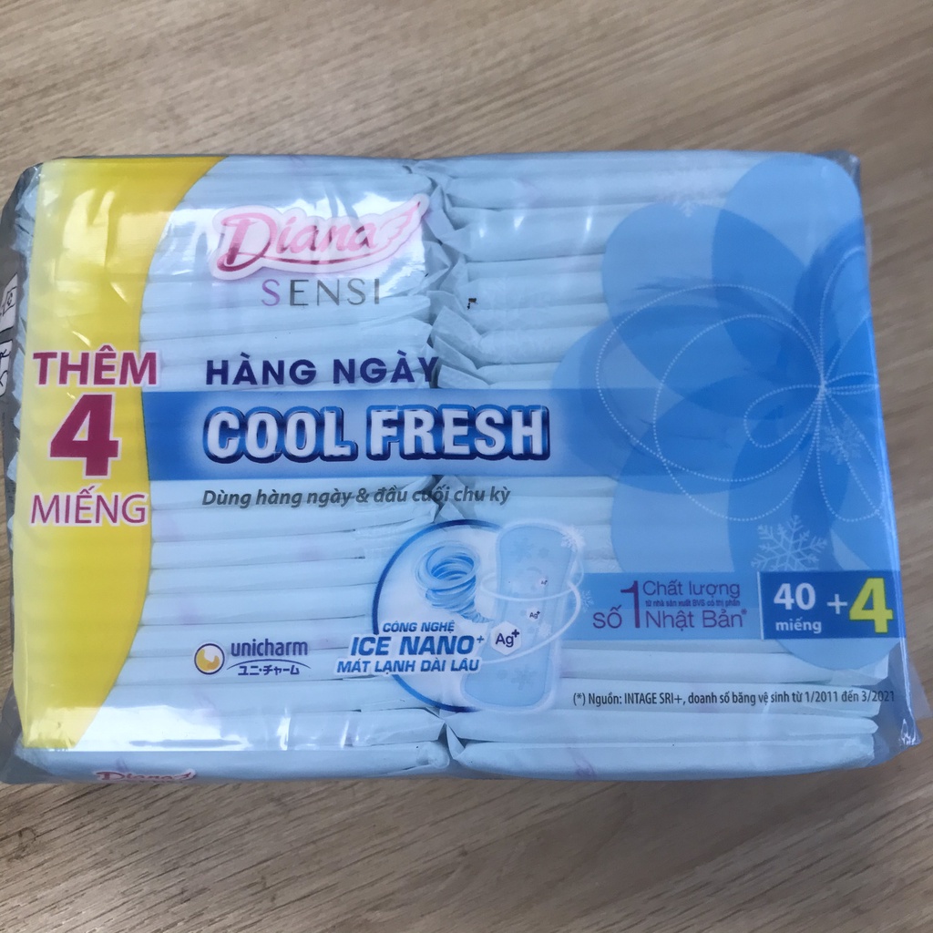 Băng vệ sinh hàng ngày DIANA Sensi Cool Fresh - bvs diana 40 Miếng Xanh Dương