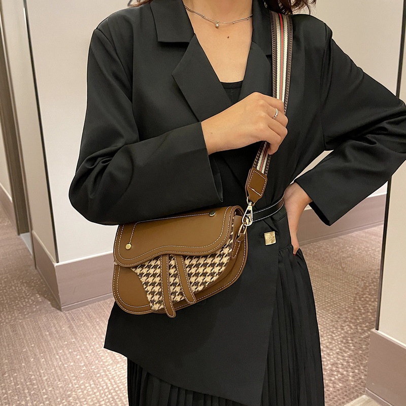 Túi đeo vai Ielgy họa tiết nanh sói kiểu Pháp cổ điển thời trang cho nữ