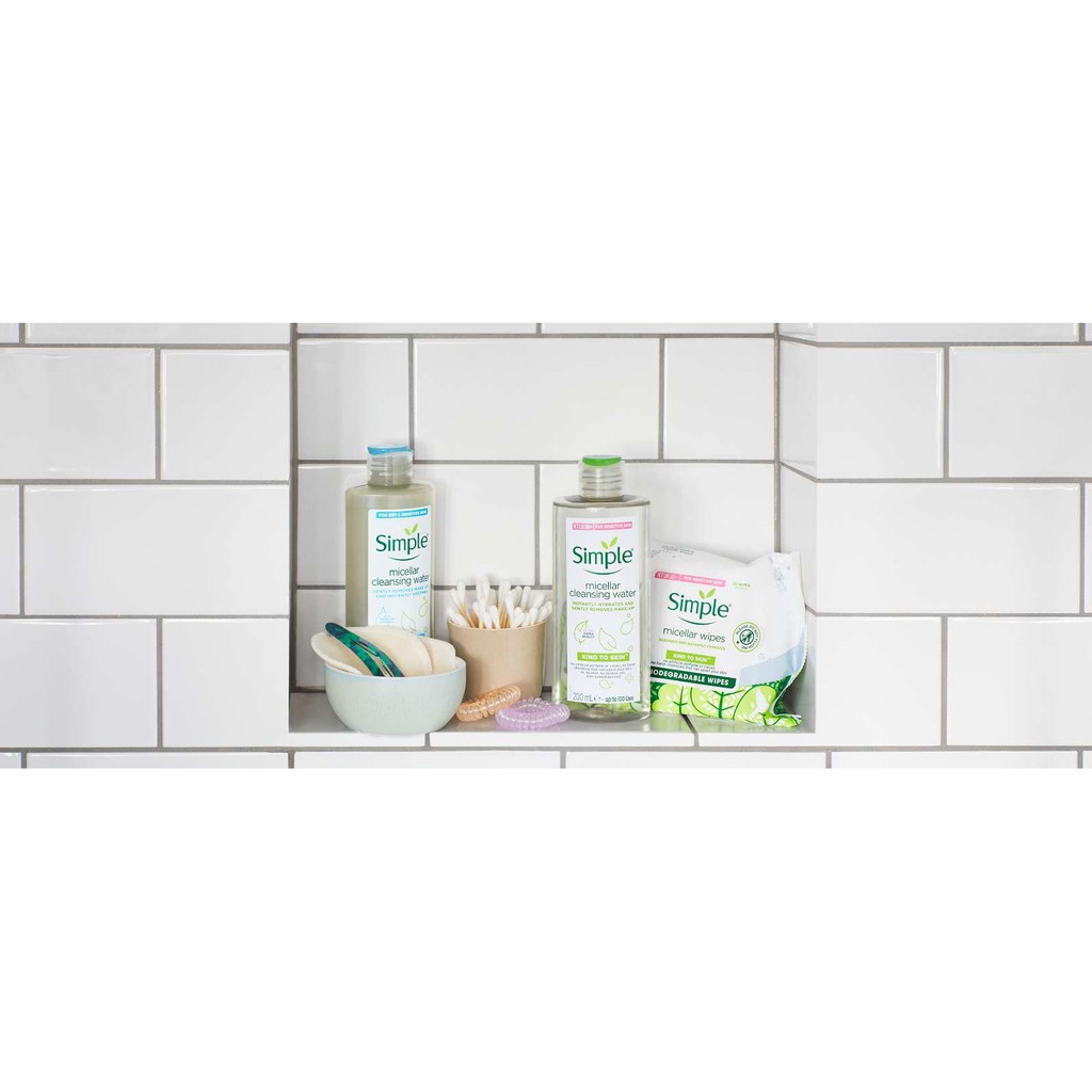 Nước tẩy trang siêu cấp ẩm Simple Water Boost Micellar Water 400ml