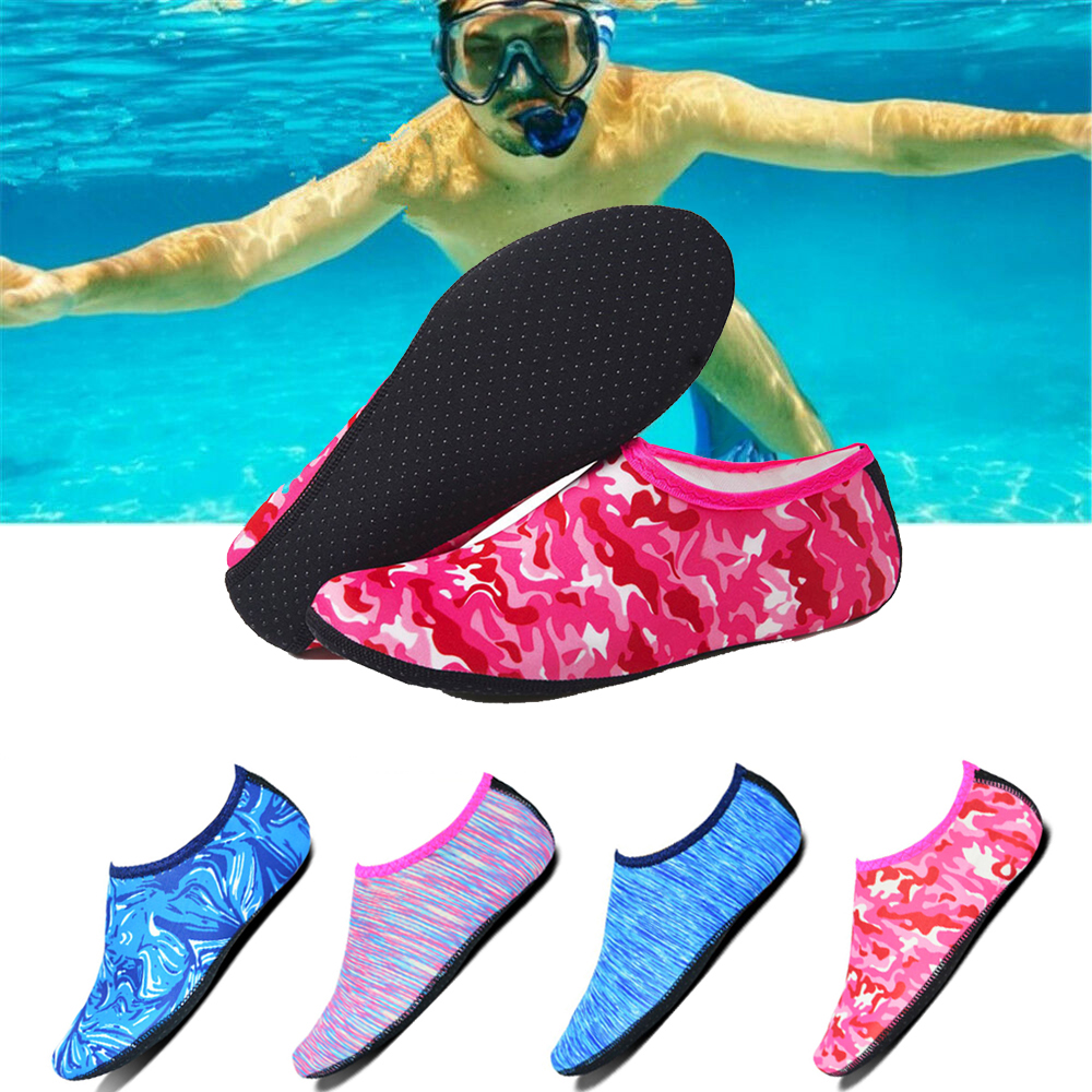 Giày đế phẳng chất liệu mềm chống trượt chuyên dụng khi chơi thể thao dưới nước