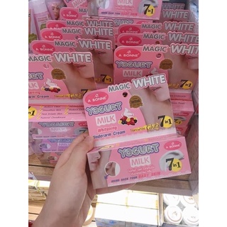 Kem thâm nách MagicWhite