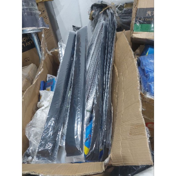 Vè che mưa 2 cánh cửa sau xe van 5 chỗ Kenbo, DongBen, Thaco
