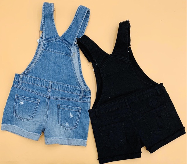 Quần yếm bé gái