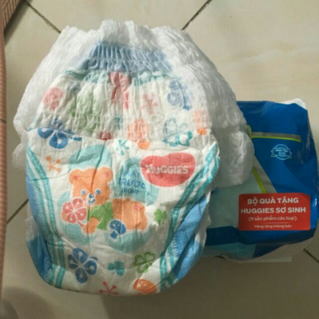 Tả  quần huggies size S _100 miếng cho bé dưới 8 kg