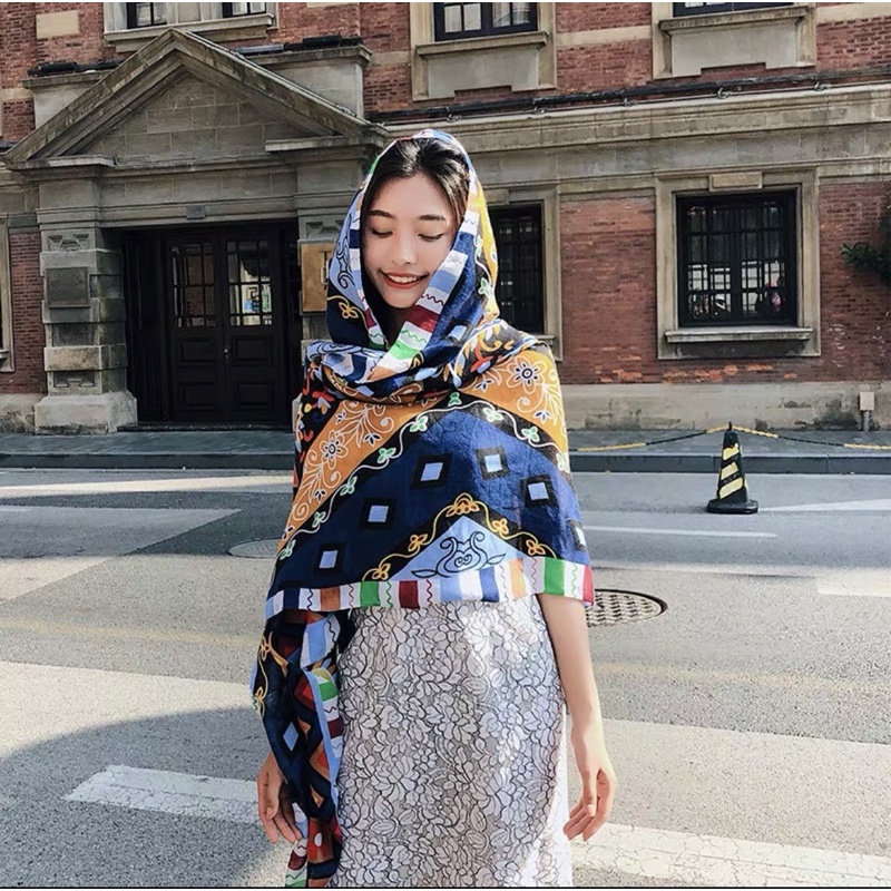 Khăn choàng cổ in hoa văn size 90x180cm đa năng du lịch biển