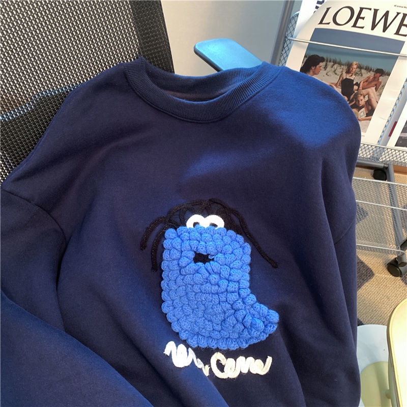 Áo Sweater Tay Dài Cổ Tròn Thêu Búp Bê 3D Dễ Thương