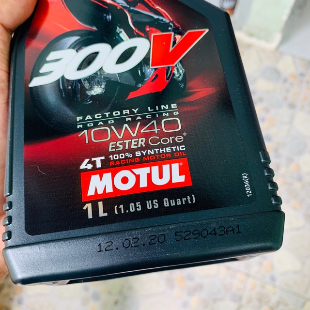 Nhớt Motul 300V Factory Line Road Racing 10W-40 Made in France - Mẫu Tem Xuất Châu Á