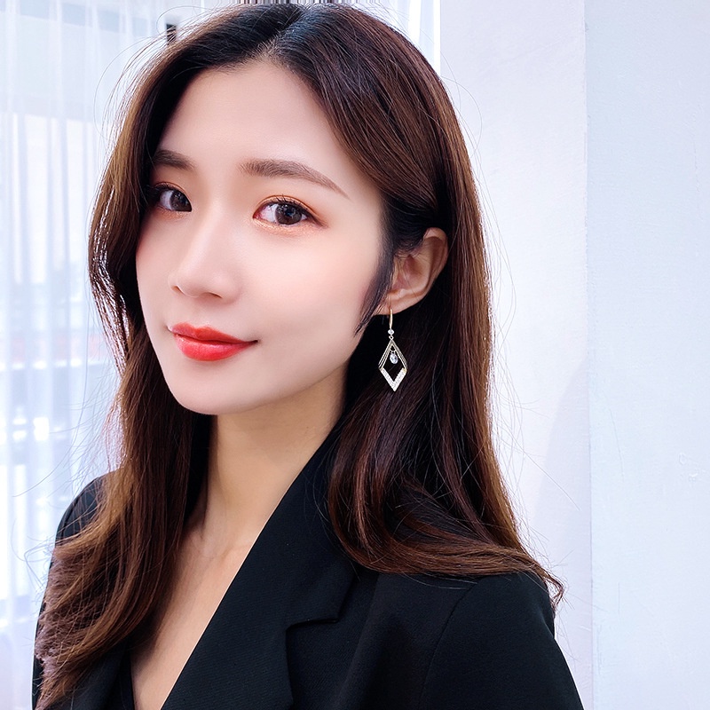 Bông Tai Đính Kim Cương Thời Trang Hàn Quốc