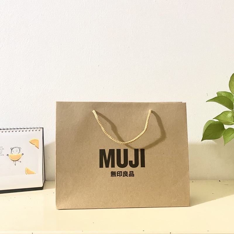 Túi giấy MUJI (Hàng tặng không bán)